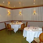 Hotel Logis Hotel Restaurant Le Gue Du Holme Saint-Quentin-sur-le-Homme