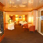 Logis Hotel Restaurant Le Gue Du Holme Hotel 3*