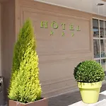 Logis Hotel Restaurant Le Gue Du Holme