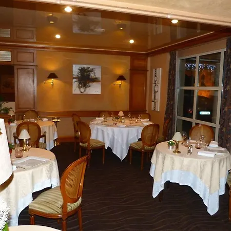 Logis Restaurant Le Gue Du Holme 3* Saint-Quentin-sur-le-Homme