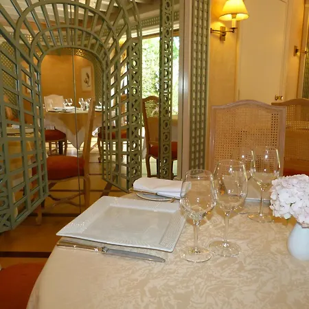 Logis Restaurant Le Gue Du Holme Saint-Quentin-sur-le-Homme