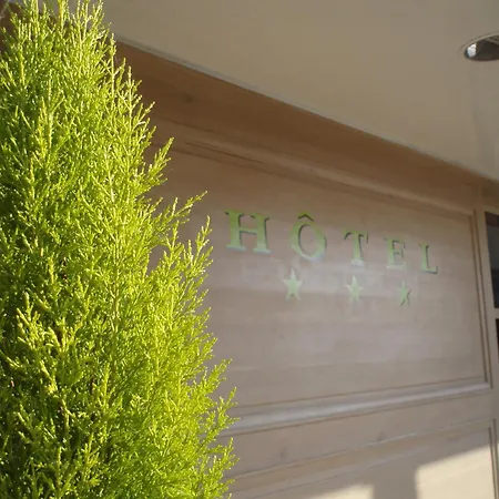 Logis Restaurant Le Gue Du Holme Hotel