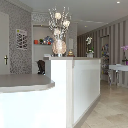 Logis Hotel Restaurant Le Gue Du Holme Hotel Saint-Quentin-sur-le-Homme