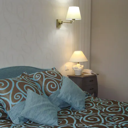 Logis Restaurant Le Gue Du Holme