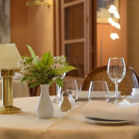 Logis Restaurant Le Gue Du Holme 3*