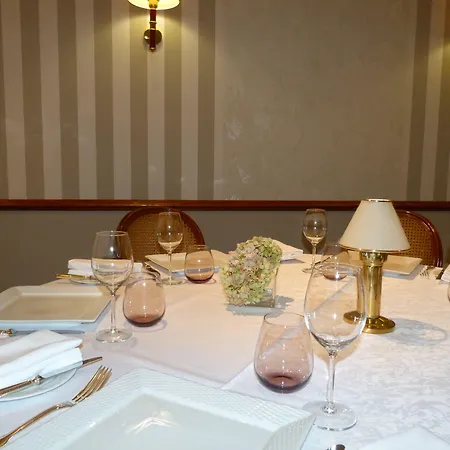 Logis Restaurant Le Gue Du Holme Hotel 3*