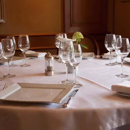 Logis Hotel Restaurant Le Gue Du Holme Saint-Quentin-sur-le-Homme