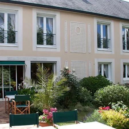 Logis Hotel Restaurant Le Gue Du Holme 3*