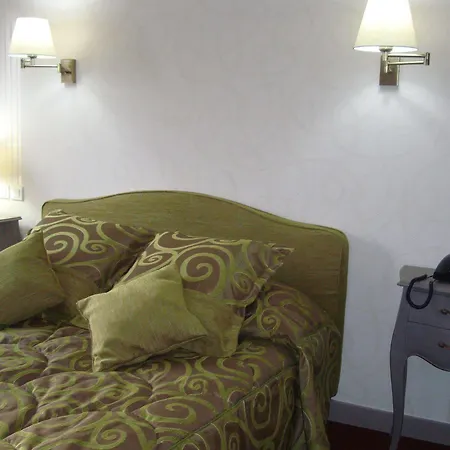 Le Gue Du Holme Hotel