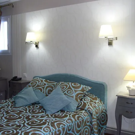 Logis Hotel Restaurant Le Gue Du Holme Hotel 3*