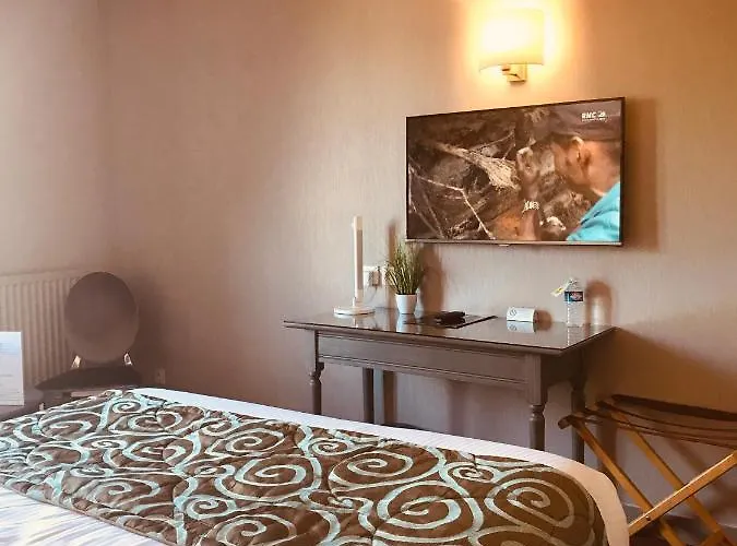 Logis Restaurant Le Gue Du Holme ホテル サン・カンタン・シュル・ル・オム