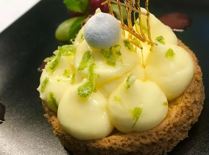 Logis Restaurant Le Gue Du Holme ホテル