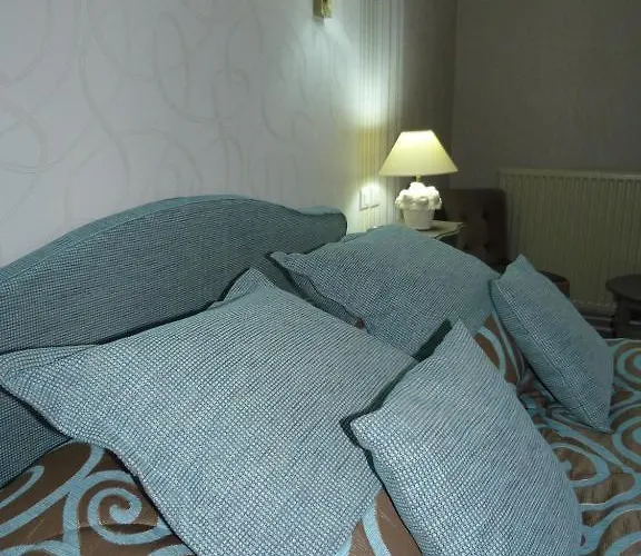 Hotel Logis Restaurant Le Gue Du Holme Saint-Quentin-sur-le-Homme