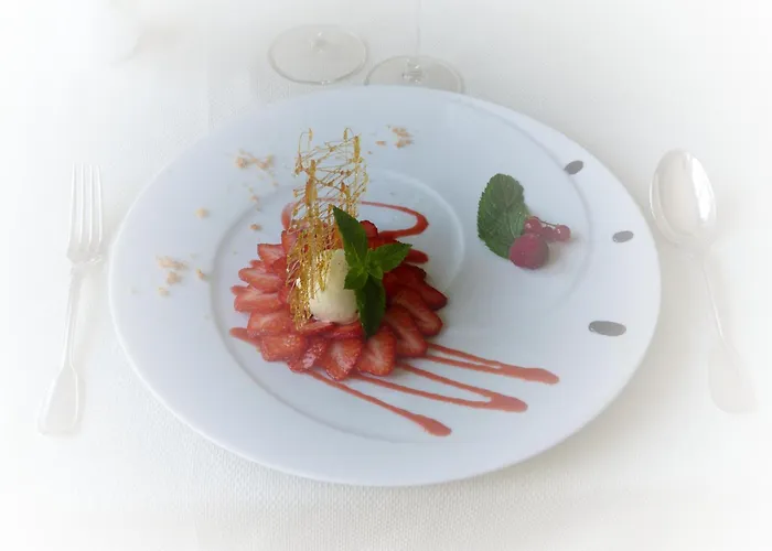 Logis Restaurant Le Gue Du Holme ホテル サン・カンタン・シュル・ル・オム