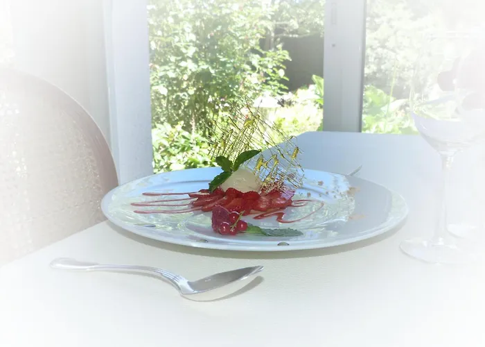 Logis Restaurant Le Gue Du Holme Hotel Saint-Quentin-sur-le-Homme