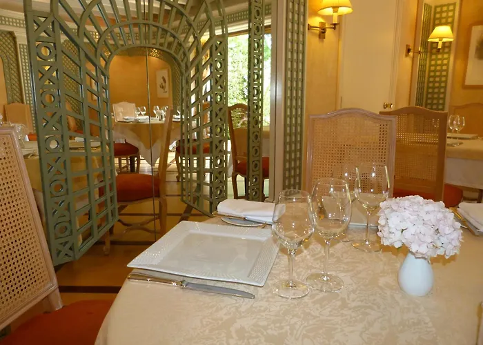 Logis Restaurant Le Gue Du Holme Saint-Quentin-sur-le-Homme