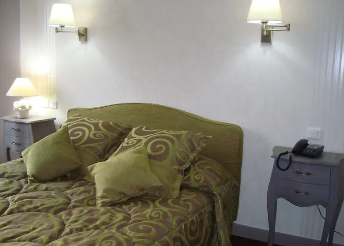 Logis Restaurant Le Gue Du Holme 3* Saint-Quentin-sur-le-Homme