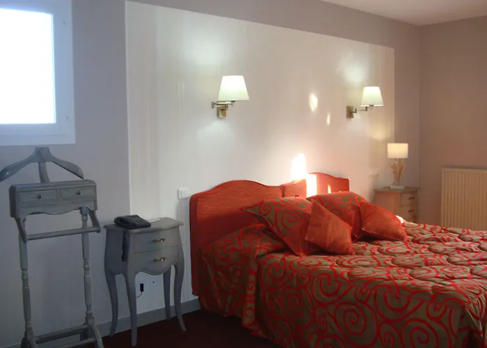 Logis Restaurant Le Gue Du Holme Hotel