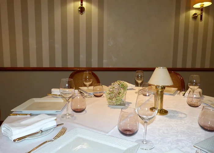 Logis Restaurant Le Gue Du Holme ホテル 3*