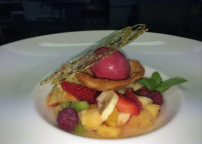 Hotel Logis Restaurant Le Gue Du Holme