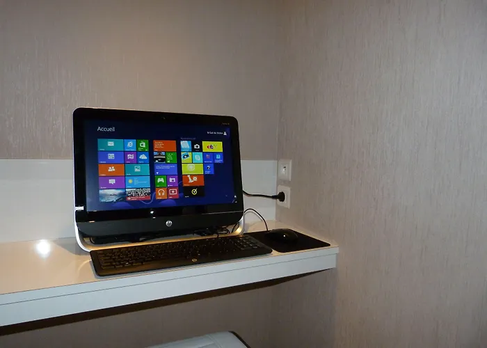 Logis Restaurant Le Gue Du Holme 3* Saint-Quentin-sur-le-Homme