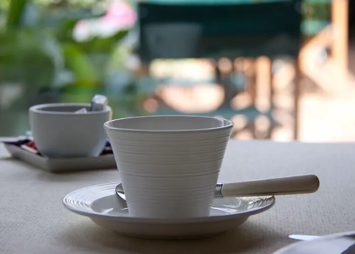 Logis Restaurant Le Gue Du Holme Hotel Saint-Quentin-sur-le-Homme