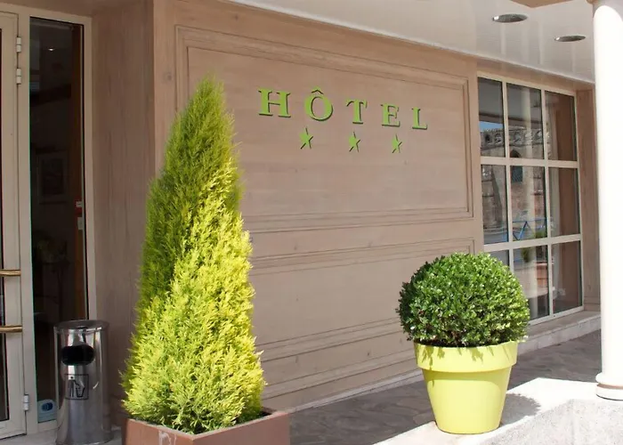 Logis Restaurant Le Gue Du Holme