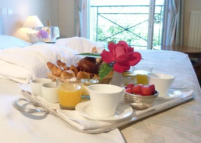 Logis Restaurant Le Gue Du Holme 3* Saint-Quentin-sur-le-Homme