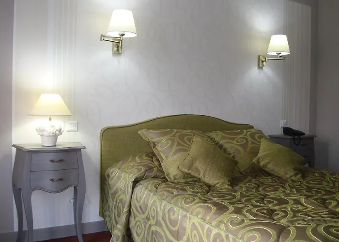 Logis Restaurant Le Gue Du Holme Saint-Quentin-sur-le-Homme